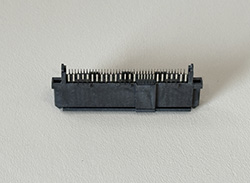 SAS 68P母座焊线式 180° 镀金 30u”（PCIE4.0）