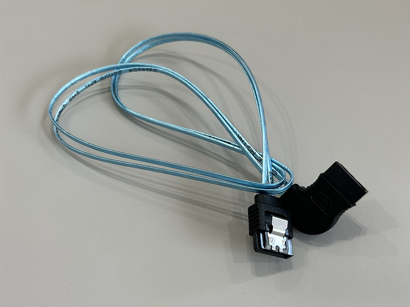 SATA 7P母头 带铁弹片数据线 直头（SATA 7P F TO SATA 7P F RIGHT WITH LOCK）