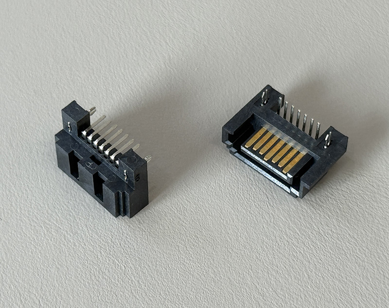SATA 7P带弹片母座焊线式180°镀金 15u”