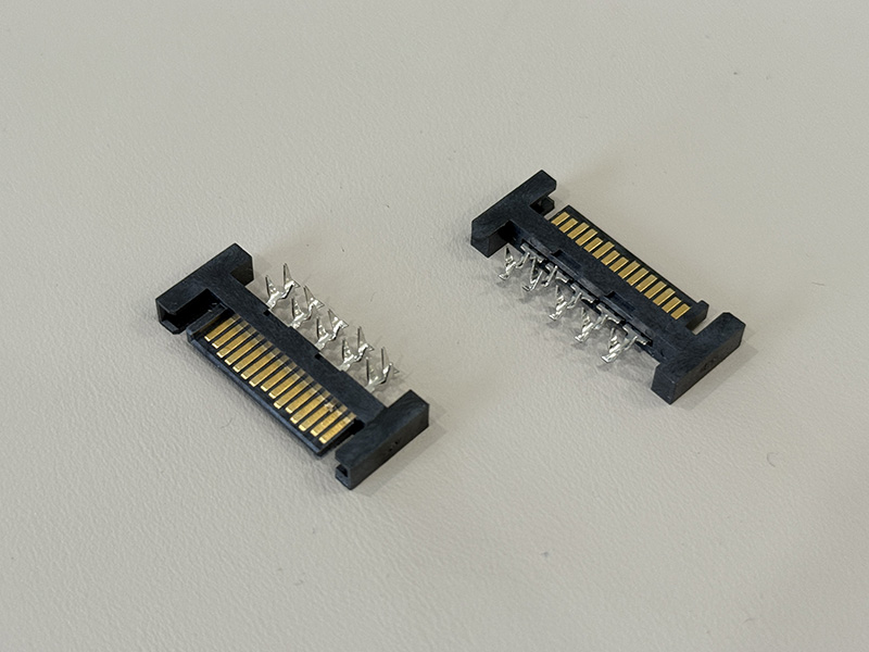 SATA 15P公座打线式180°镀金15u”