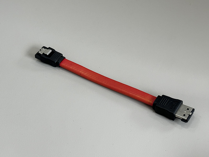 带铁弹片 SATA 7P 母头 转 ESATA 7P 公头  连接线（SATA 7P F WITH LOCK TO ESATA 7P）