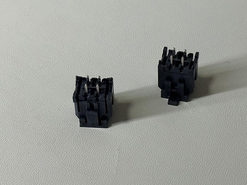 Micro FIT3.0直立式双排针座带柱子镀锡100u” 2x2PIN外漏2.6MM