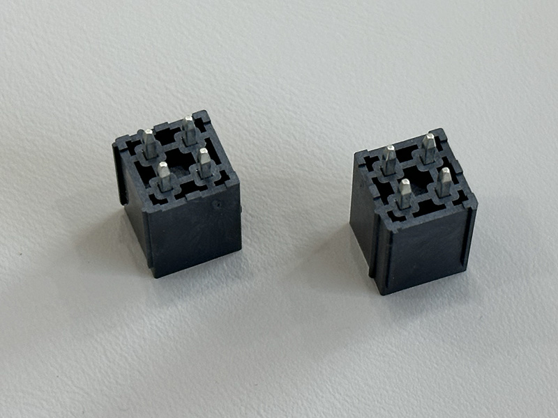 PH4.2双排 2*2P黑色直插式针座镀锡100u”外漏3.5MM 带台阶