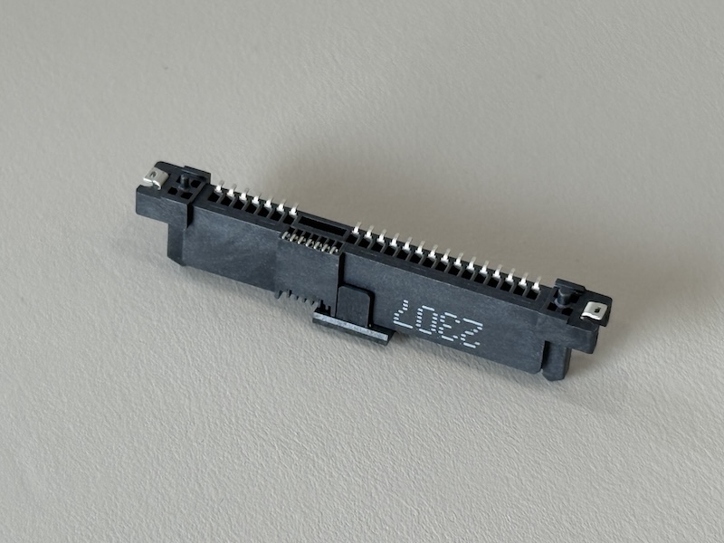 SFF-8681 连接器 SAS 29P母座SMT镀金30U”