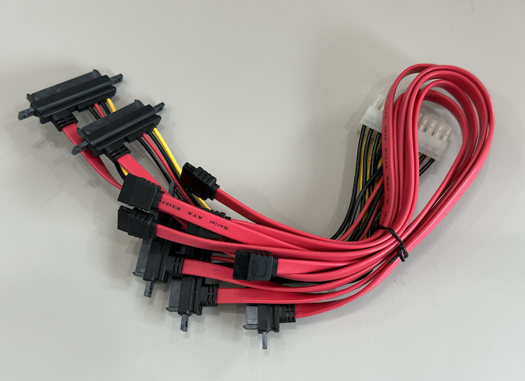 SATA 7P+15P一体式 带螺孔（SATA 7+15P F TO SATA 7P F 90 ° +PH2.54 4P）