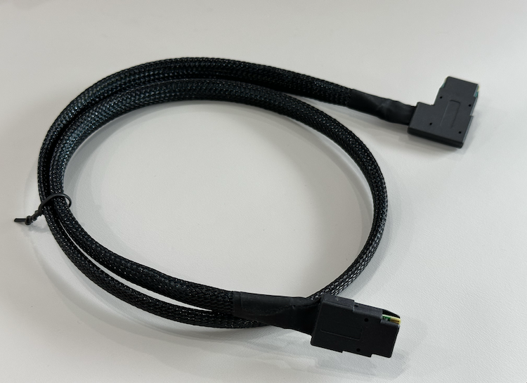 MINI SAS SFF-8087 转 MINI SAS SFF-8087 长度750毫米（Mini SAS SFF -8087 TO Mini SAS SFF-8087 L=750mm）