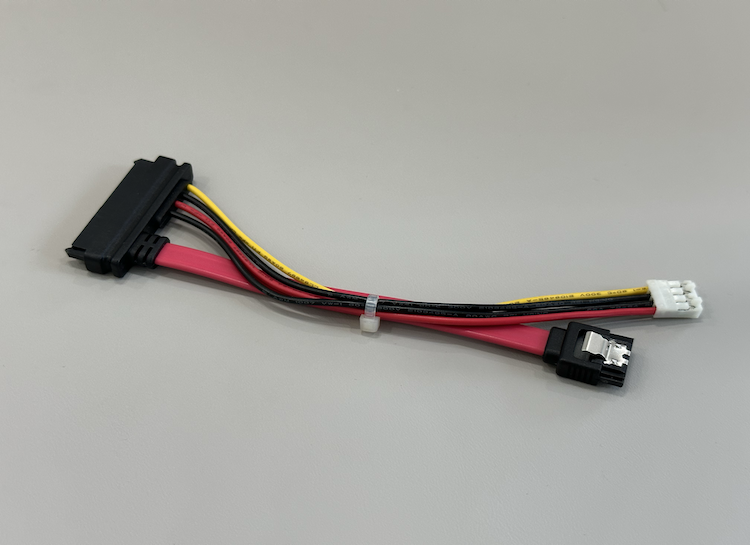 1拖 2 服务器背板线 SATA 7P + 15P母头 转 SATA 7P 母头带铁弹片/（SATA 7+15P F TO SATA 7P F WITH LOCK +HRS PH2.5 4P）